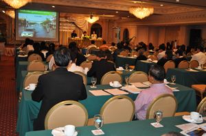 �ʐ^2�@�u�`���󂯂�o���R�N�s�E��