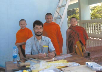 �z�e�����Ŏ��΍̏W������M�҂̎���ɋ����ÁX�ƏW�܂��Ă����C�s���̏��V�傽���i���I�X�j