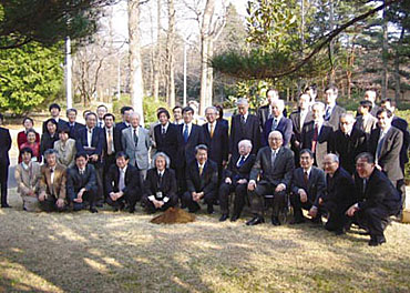 �L�O���̑O�ŋL�O�B�e