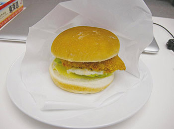 �T�C�h�C�x���g�Ŕz�z���ꂽ�u�I�I�N�`�o�X�E�o�[�K�[�v