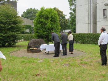 慰霊祭の様子の写真