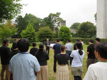 慰霊祭の様子の写真