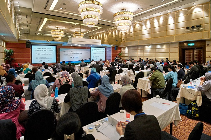 Participants at the forum