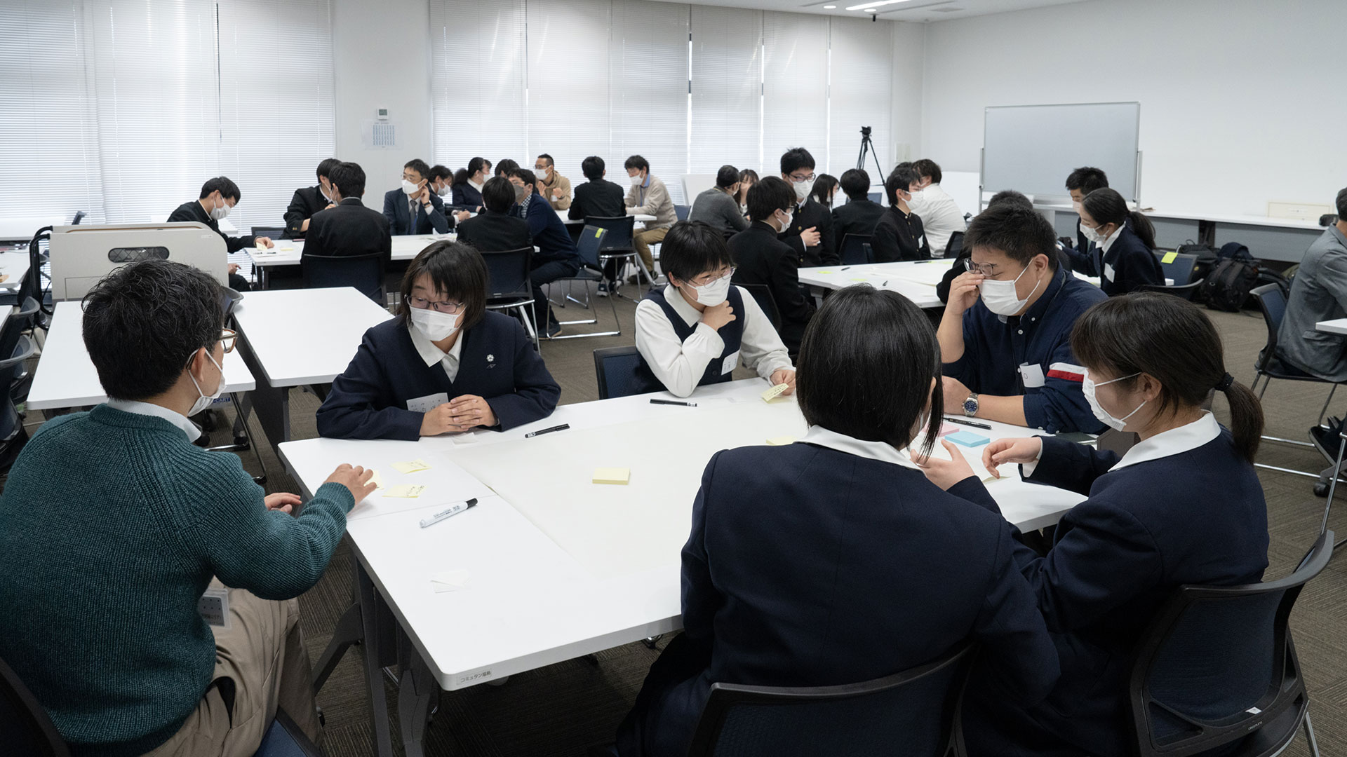 ワールドカフェ開催の様子(全体)