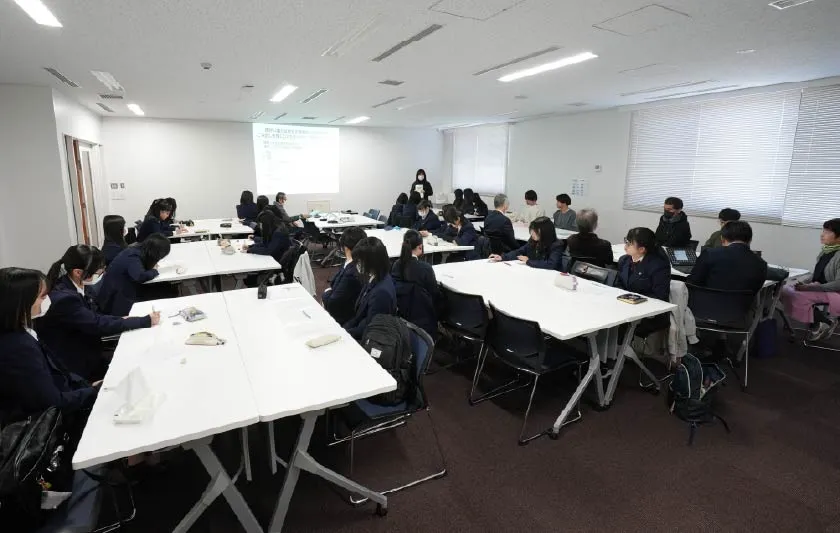 「障がい者と高校生の協働による高齢者のごみ出し支援に向けたネットワーク形成業務報告会」が開催されましたサムネイル