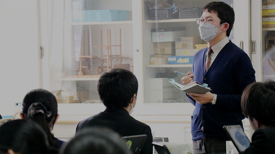 熱心に講義を聴く生徒の皆さん