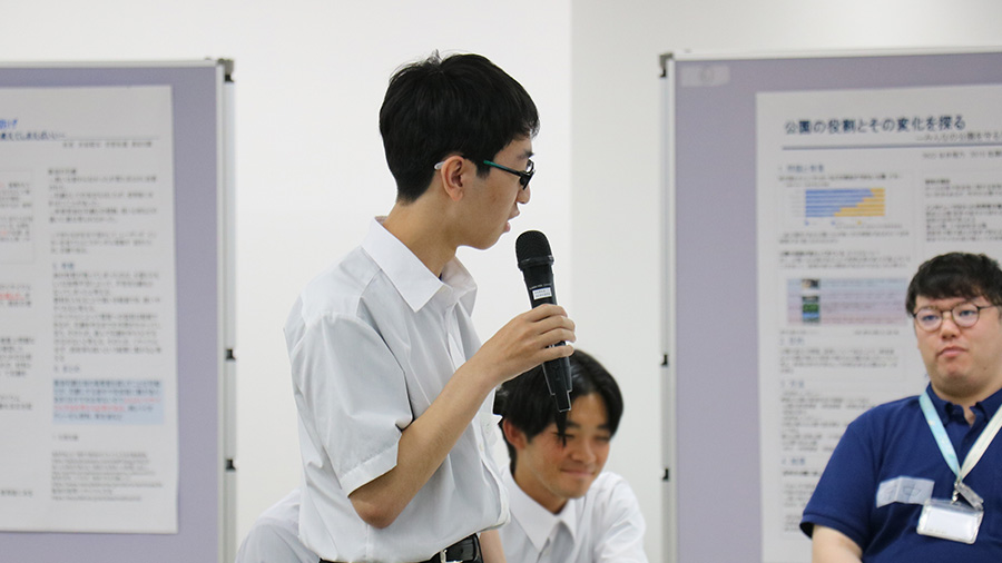 感想を話す参加者