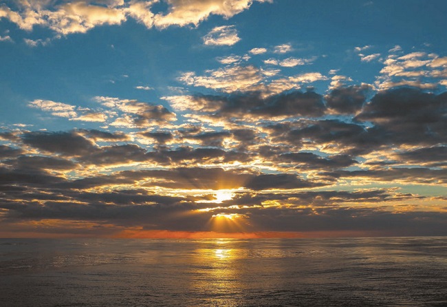 海の夕焼けの写真