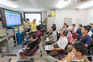 最新実験施設(加速器質量分析装置)の写真