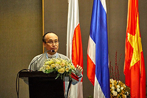 ヤンゴン第一医科大学学長 Prof. Dr. Zaw Wai Soeによる基調講演
