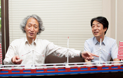 植弘崇嗣（左）と内山政弘（右）の写真