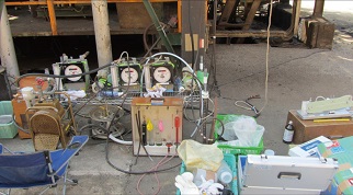 アスファルトコンクリート工場における排ガス中セシウム測定状況の写真