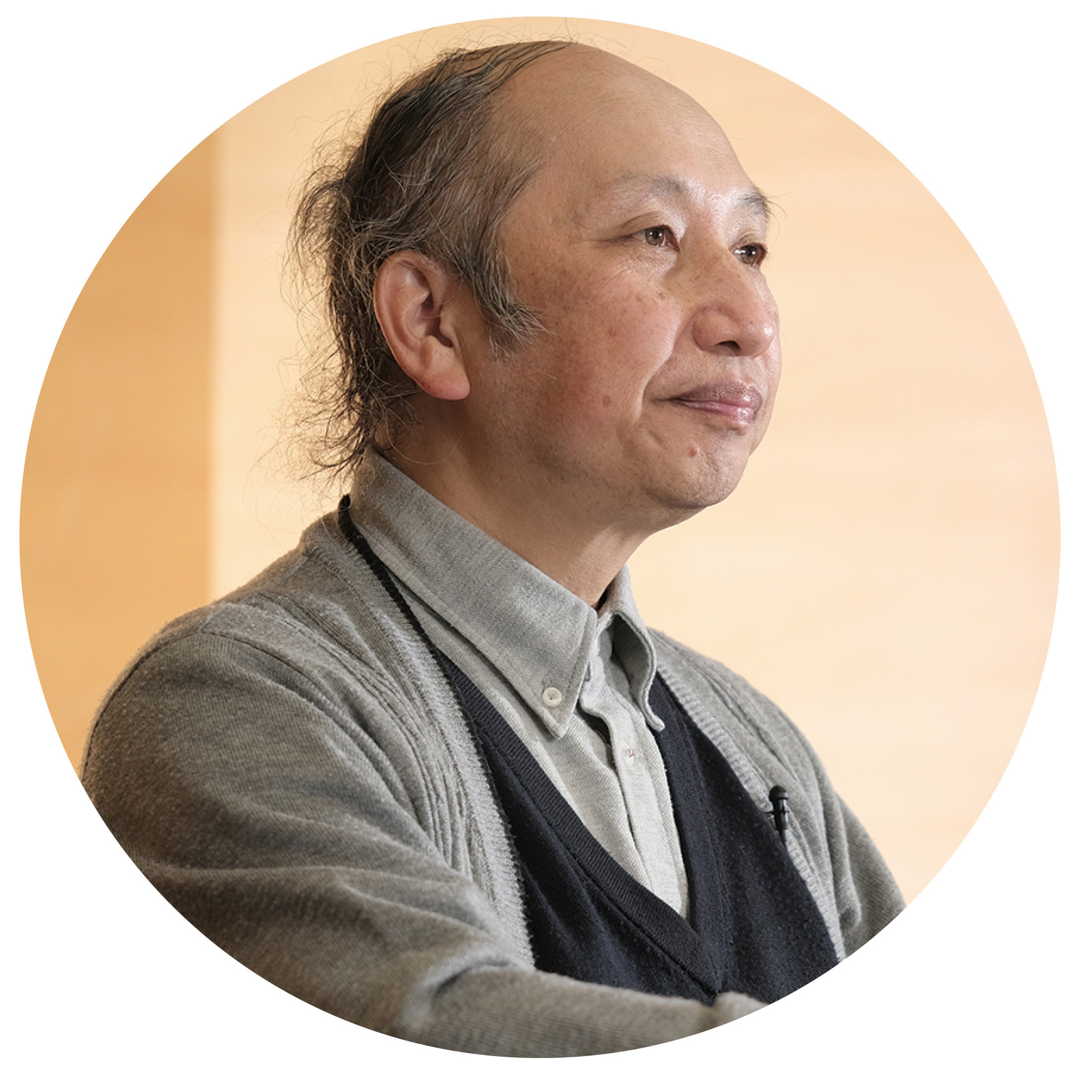 筆者の上野研究員の写真