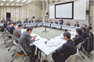 検討会の様子の写真