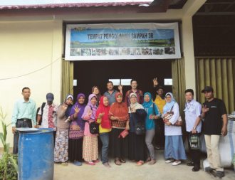 住民たちの写真