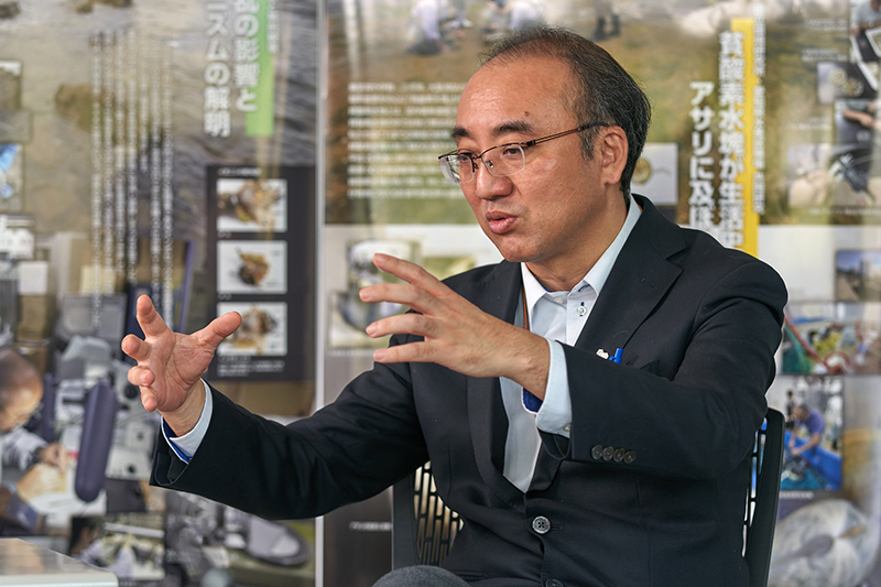 山本裕史領域長の特別対談の様子の写真