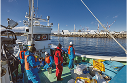 福島第一原発周辺海域における調査の様子の写真